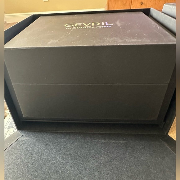 Gevril Men’s Watch Box for Storage or Display. Empty. Gevril Group - Picture 3 of 7